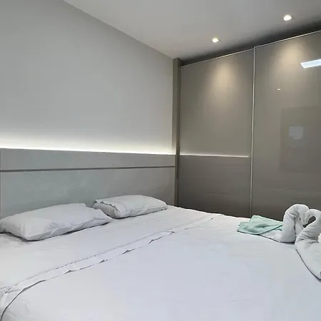 Luxuoso Apto 2 Quartos Na Av Do Batel- Academia, Piscina Aquecida E Churrasqueira-2
